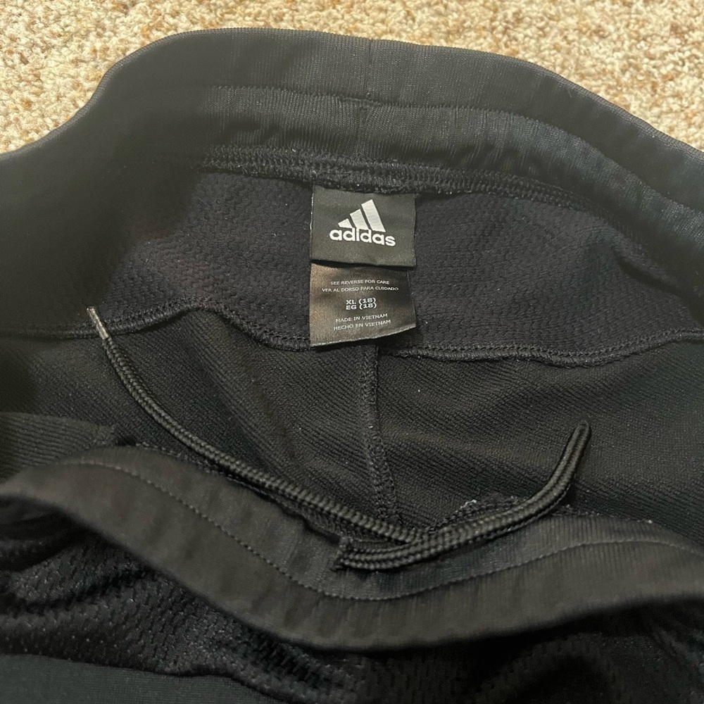 Adidas Kids Jorts Joggers - XL - Picture 2 of 5